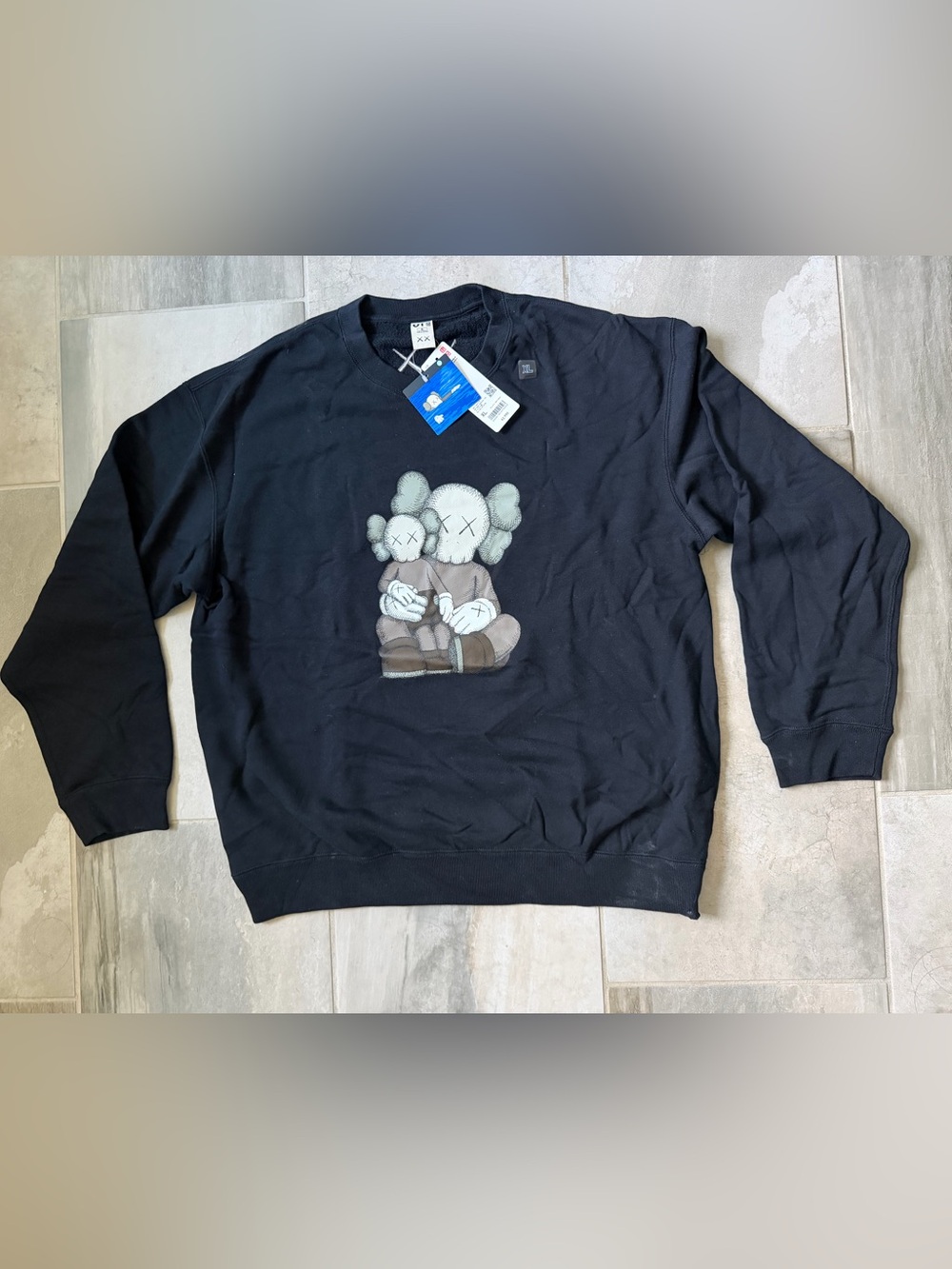UNIQLO x KAWS Crewneck Sweatshirt Men Japan Size XL